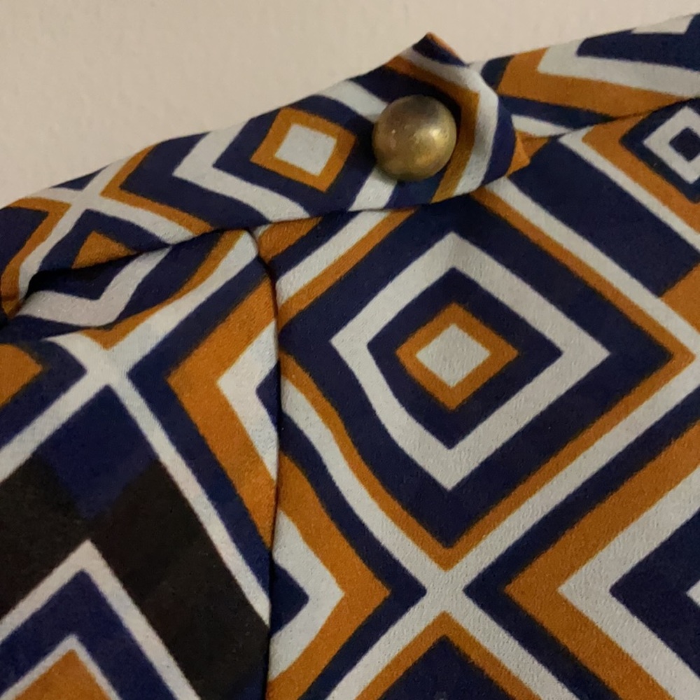 Geometric pattern top - Picture 5 of 9
